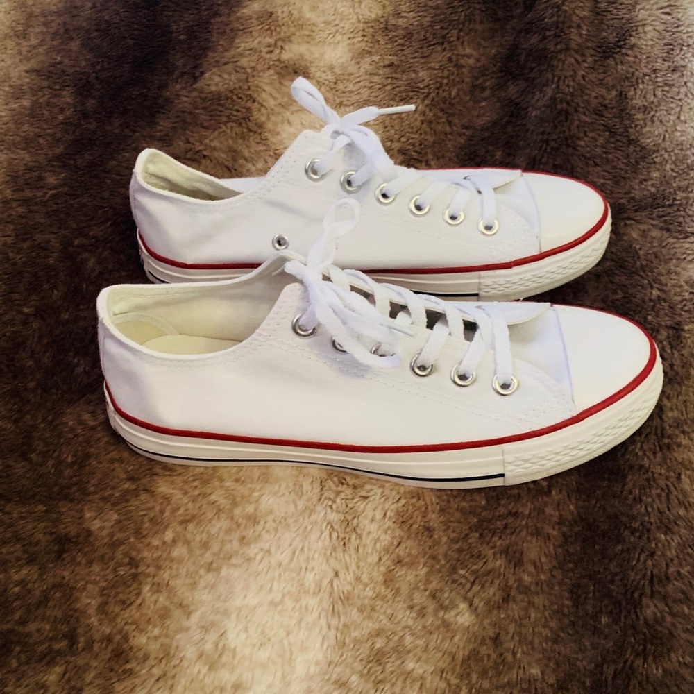 white Low top converse